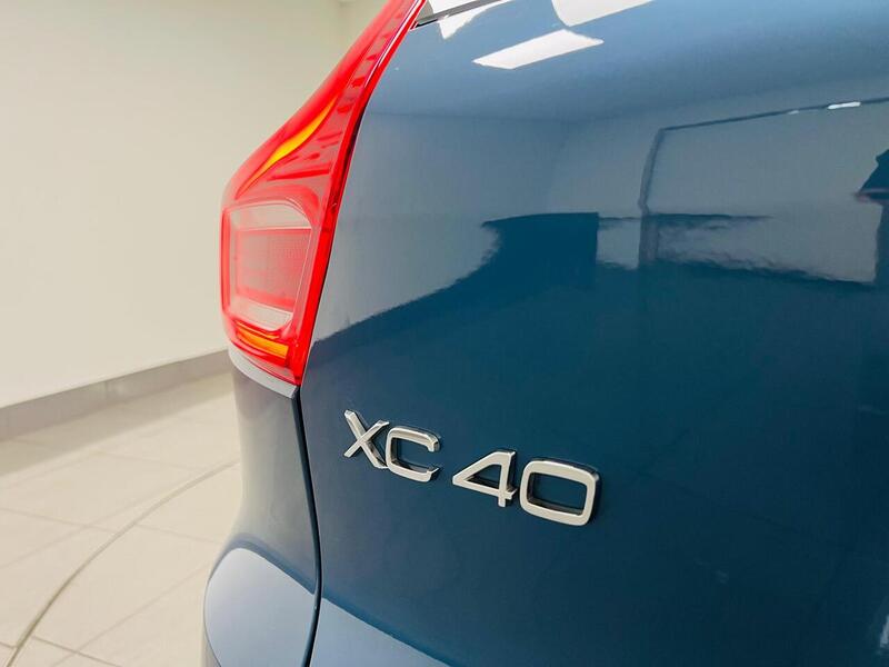 Volvo XC40 B3 MHEV Plus - U400059164