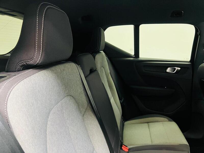 Volvo XC40 B3 MHEV Plus - U400059164