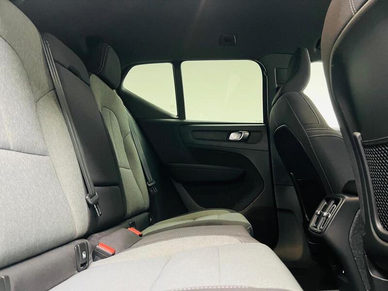 Volvo XC40 B3 MHEV Plus - U400059164