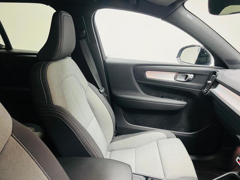 Volvo XC40 B3 MHEV Plus - U400059164