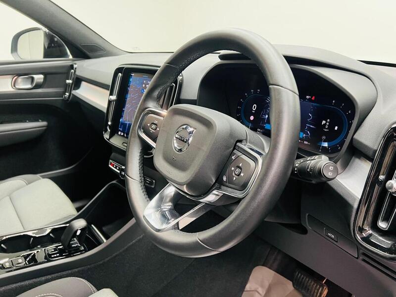 Volvo XC40 B3 MHEV Plus - U400059164