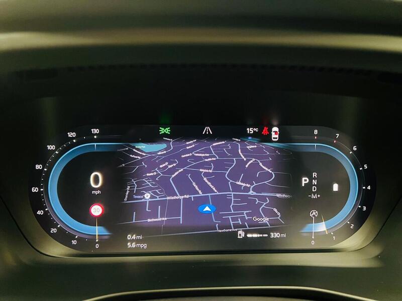 Volvo XC40 B3 MHEV Plus - U400059164