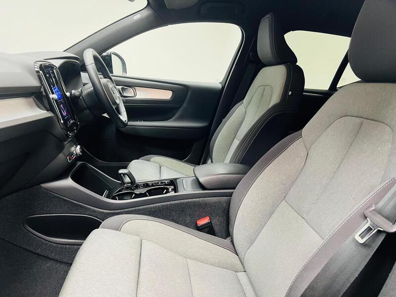 Volvo XC40 B3 MHEV Plus - U400059164