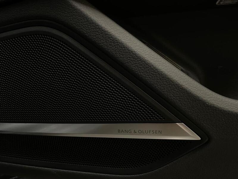 Audi A8 TFSI V6 Black Edition - U400059173