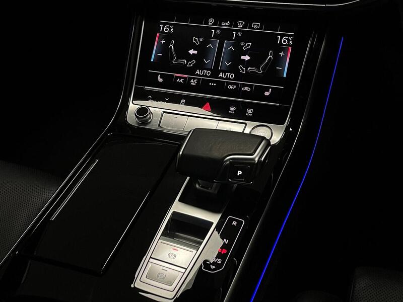 Audi A8 TFSI V6 Black Edition - U400059173