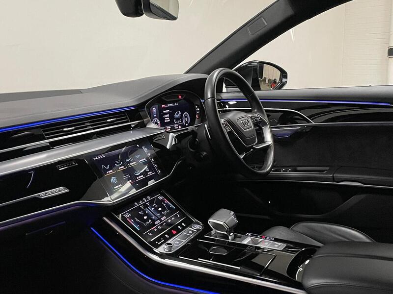 Audi A8 TFSI V6 Black Edition - U400059173