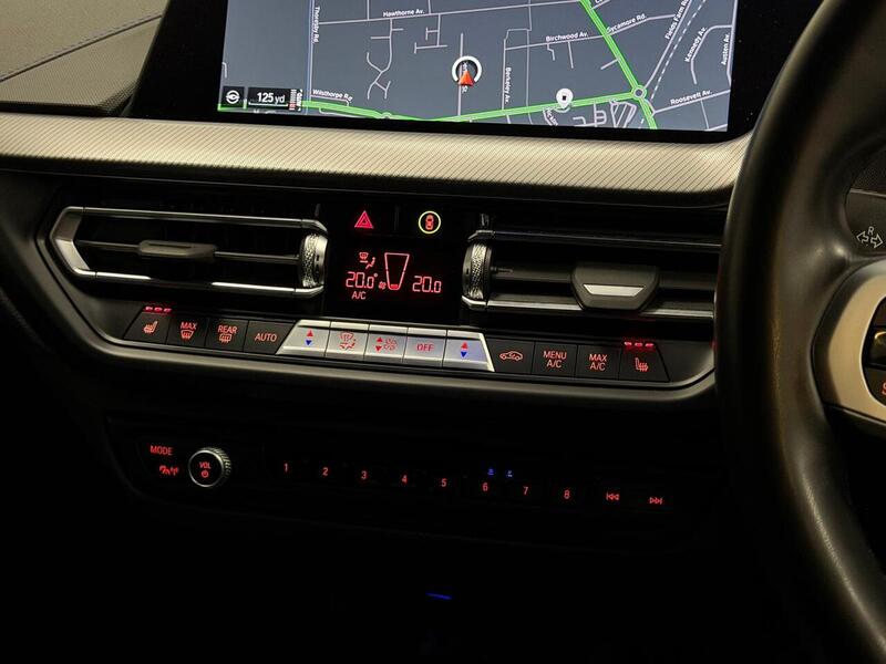 BMW 1 Series M135i - U400059178