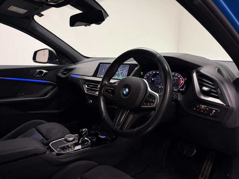 BMW 1 Series M135i - U400059178