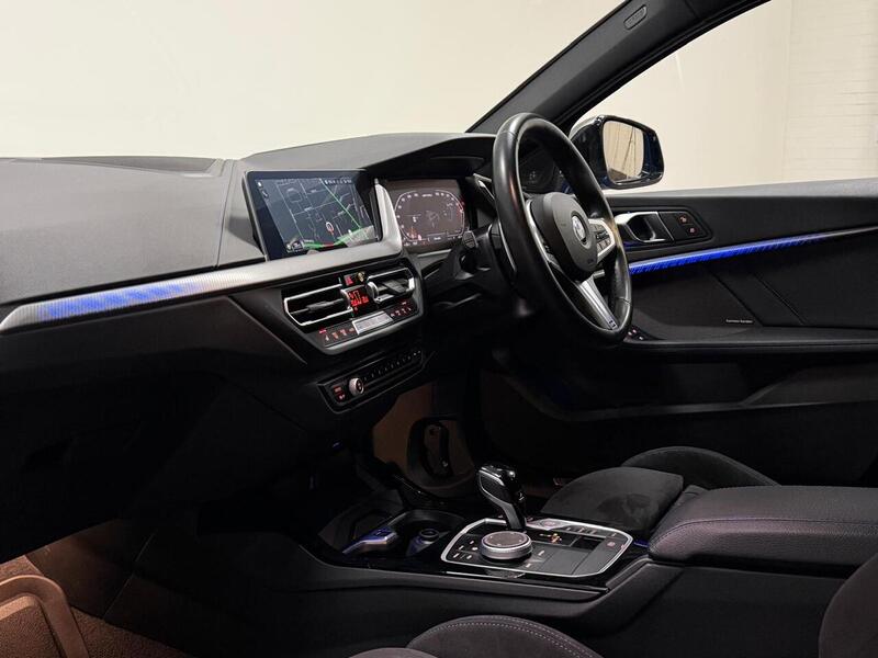 BMW 1 Series M135i - U400059178