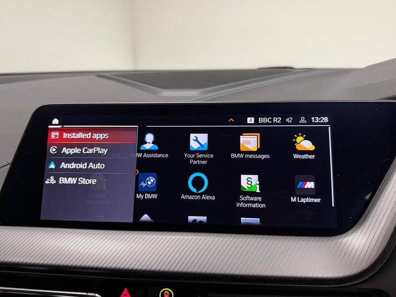 BMW 1 Series M135i - U400059178