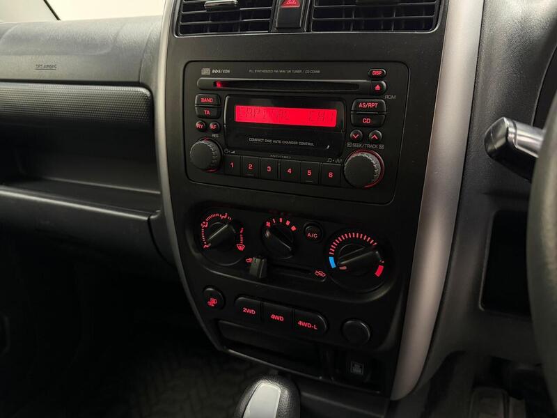 Suzuki Jimny VVT SZ4 - U400059194