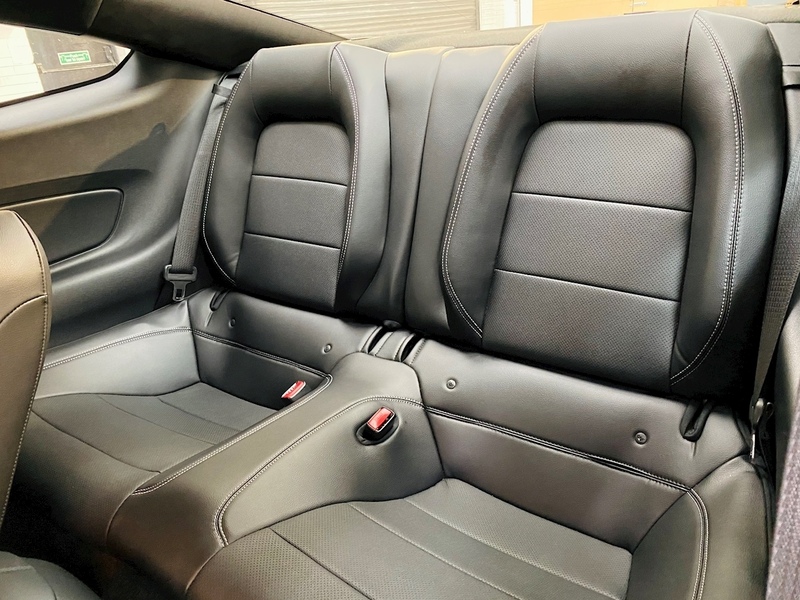 Ford Mustang V8 GT - U400059206