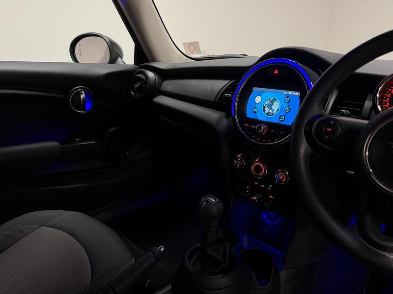 MINI Hatch Cooper Classic - U400059214