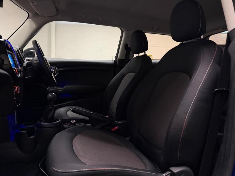 MINI Hatch Cooper Classic - U400059214