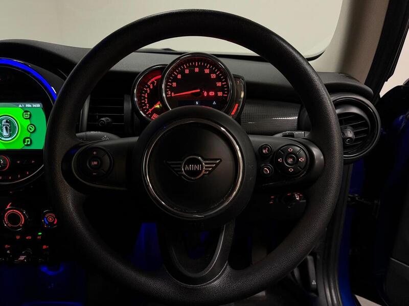 MINI Hatch Cooper Classic - U400059214