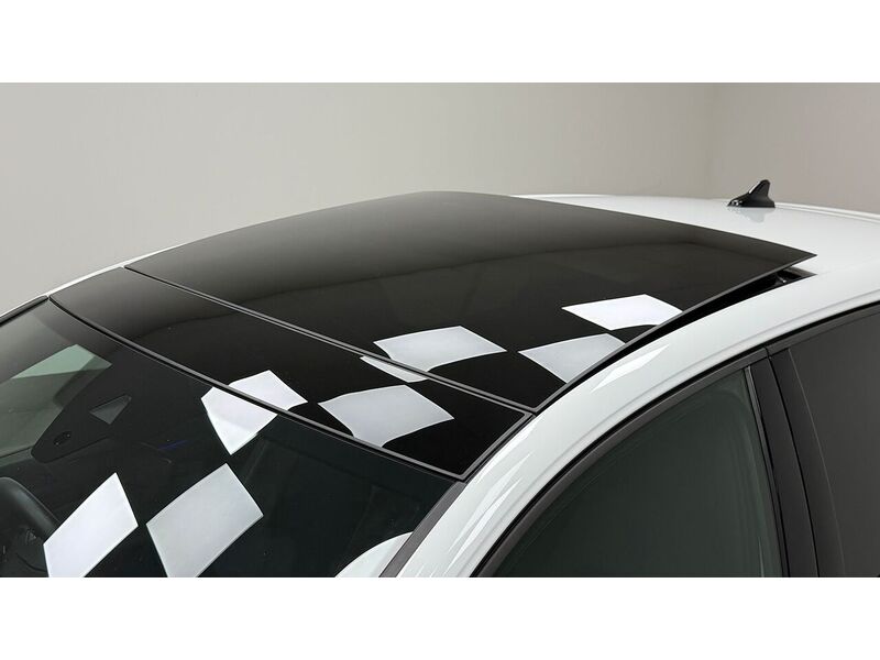 Volkswagen Golf TSI R - U400059218