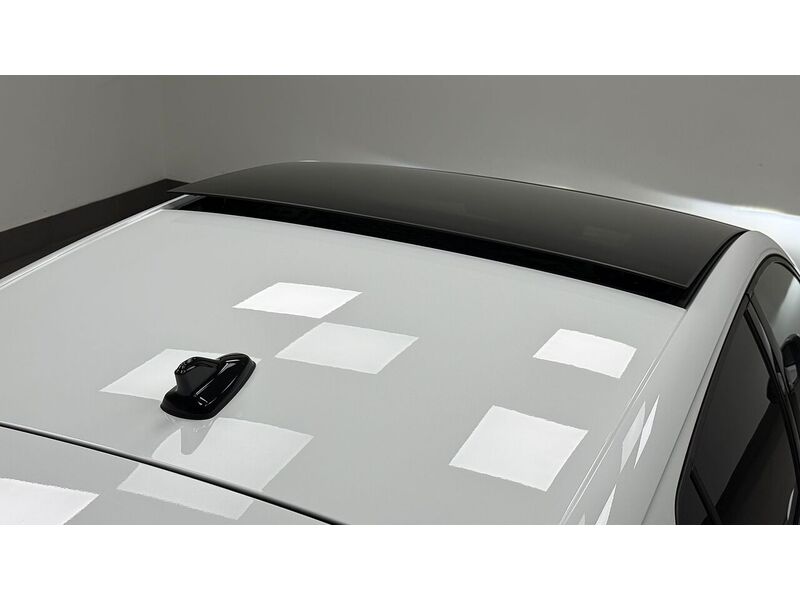 Volkswagen Golf TSI R - U400059218