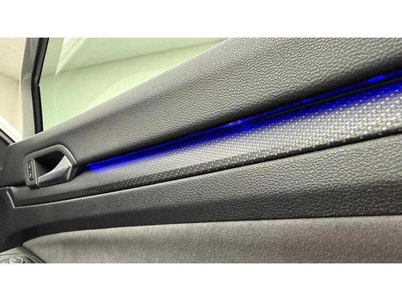 Volkswagen Golf TSI R - U400059218