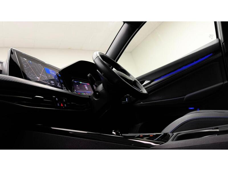 Volkswagen Golf TSI R - U400059218