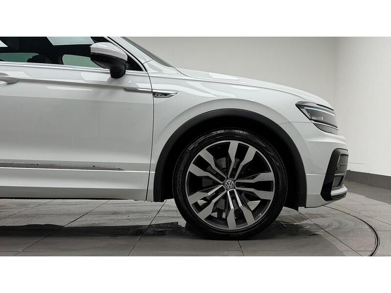 Volkswagen Tiguan TDI R-Line - U400059225