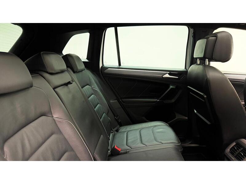 Volkswagen Tiguan TDI R-Line - U400059225