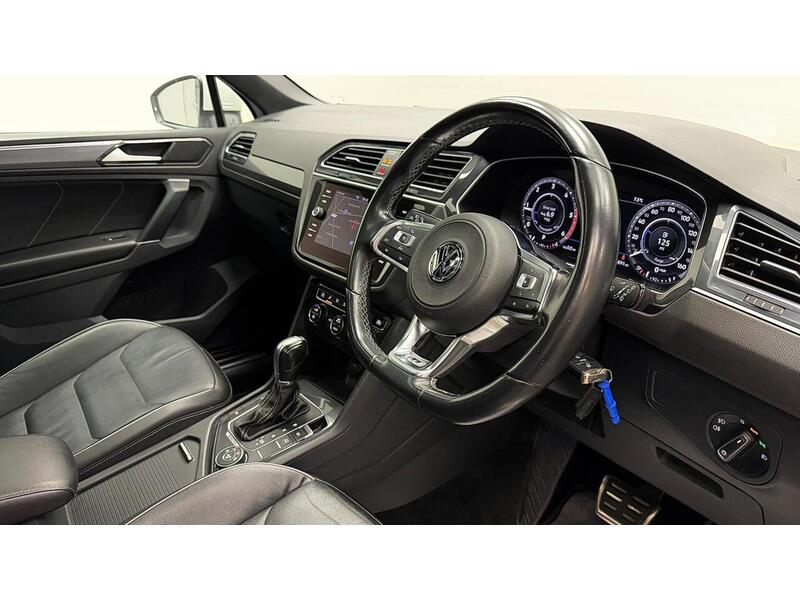 Volkswagen Tiguan TDI R-Line - U400059225