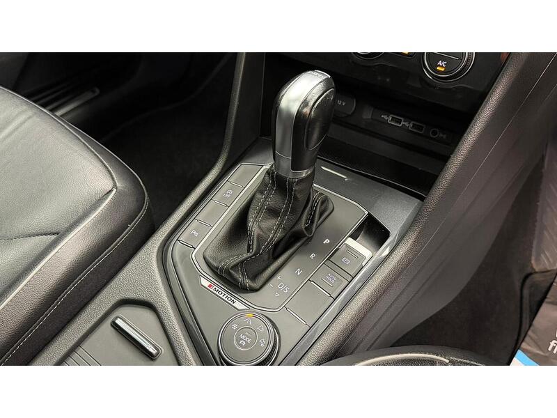 Volkswagen Tiguan TDI R-Line - U400059225