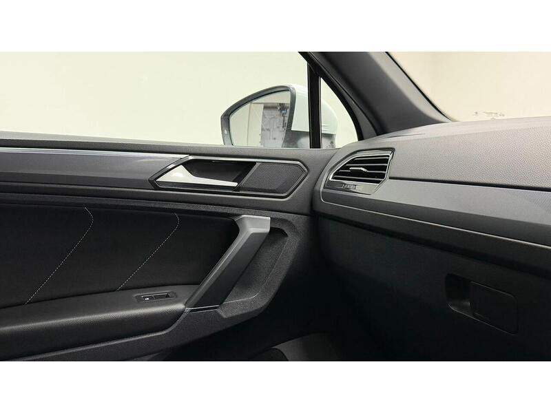 Volkswagen Tiguan TDI R-Line - U400059225