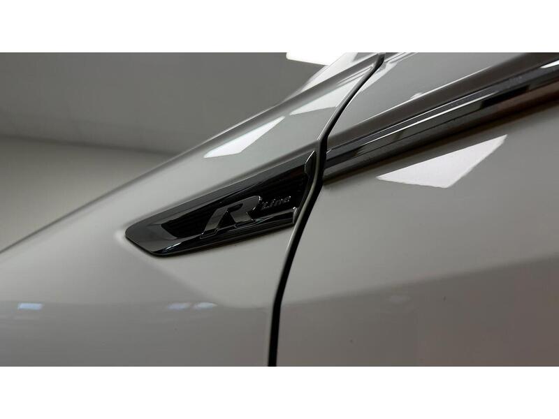 Volkswagen Tiguan TDI R-Line - U400059225