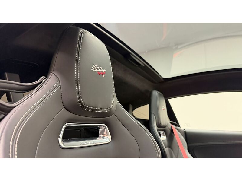 Jaguar F-Type V6 Chequered Flag - U400059228