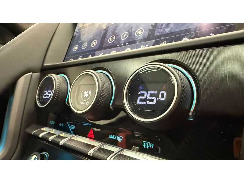 Jaguar F-Type V6 Chequered Flag - U400059228