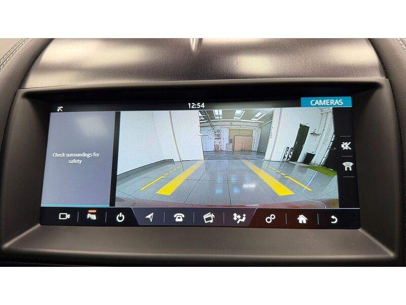 Jaguar F-Type V6 Chequered Flag - U400059228