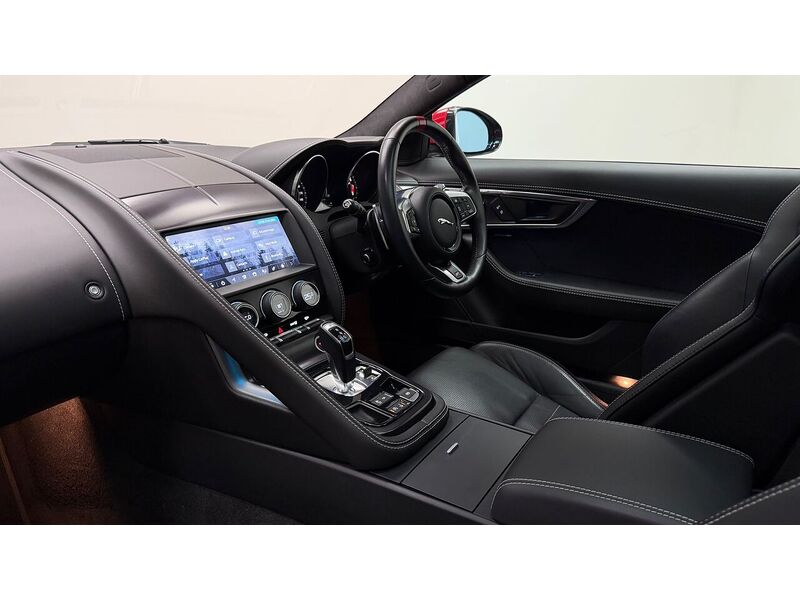 Jaguar F-Type V6 Chequered Flag - U400059228