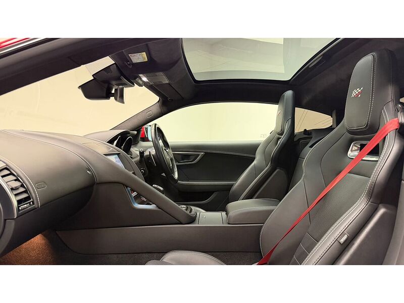 Jaguar F-Type V6 Chequered Flag - U400059228