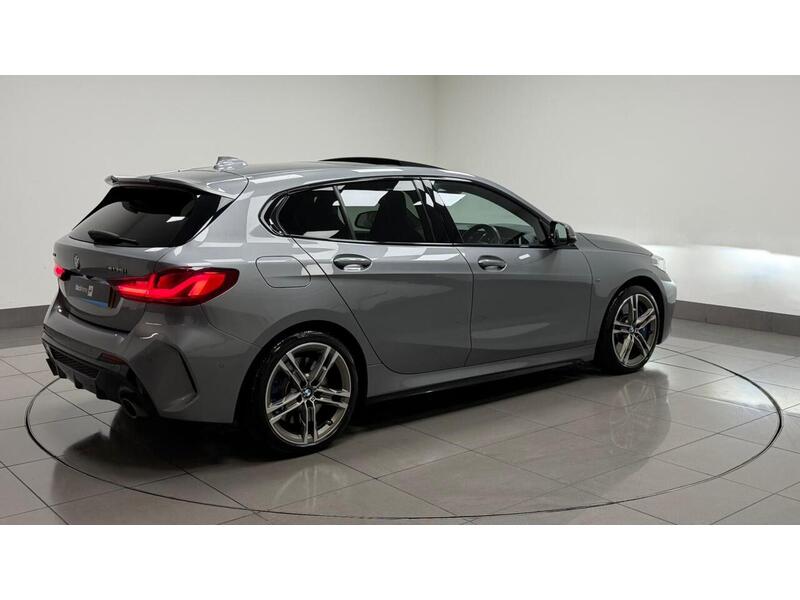 BMW 1 Series M135i - U400059233