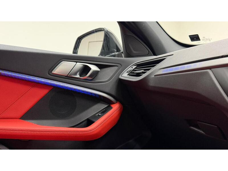 BMW 1 Series M135i - U400059233