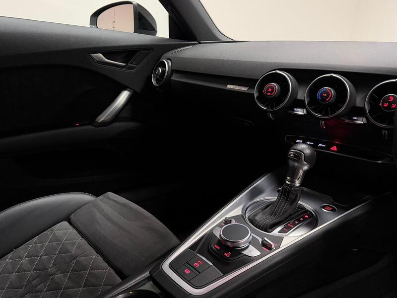 Audi TT TFSI Black Edition - U400059239