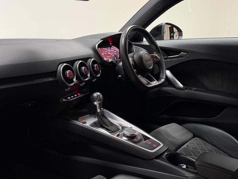 Audi TT TFSI Black Edition - U400059239