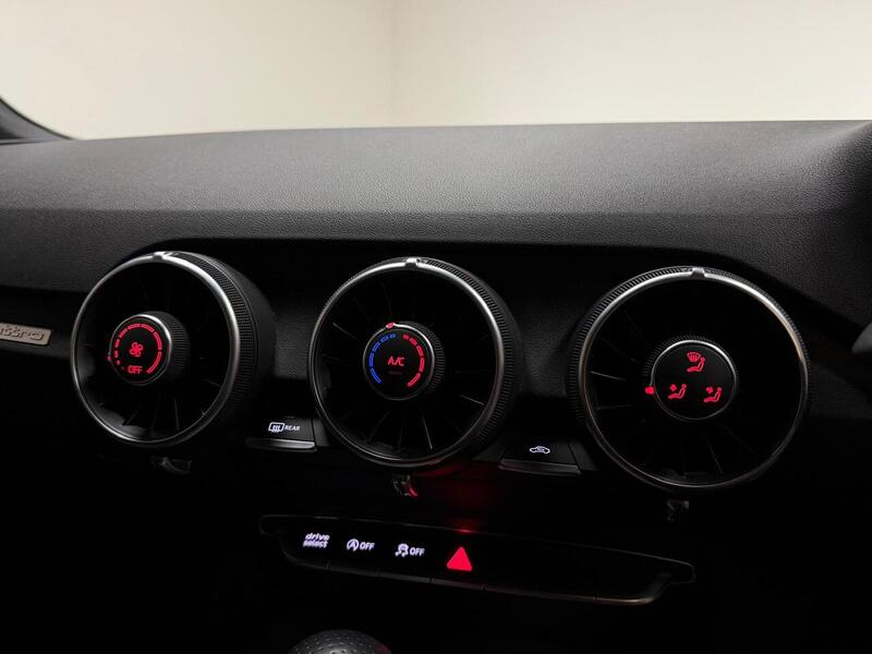 Audi TT TFSI Black Edition - U400059239