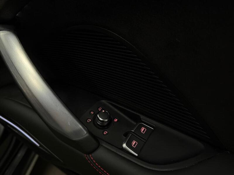 Audi TTS TFSI - U400059240