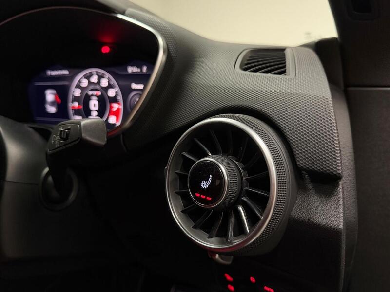 Audi TTS TFSI - U400059240