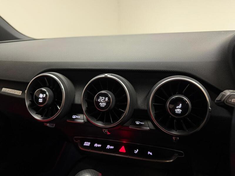 Audi TTS TFSI - U400059240