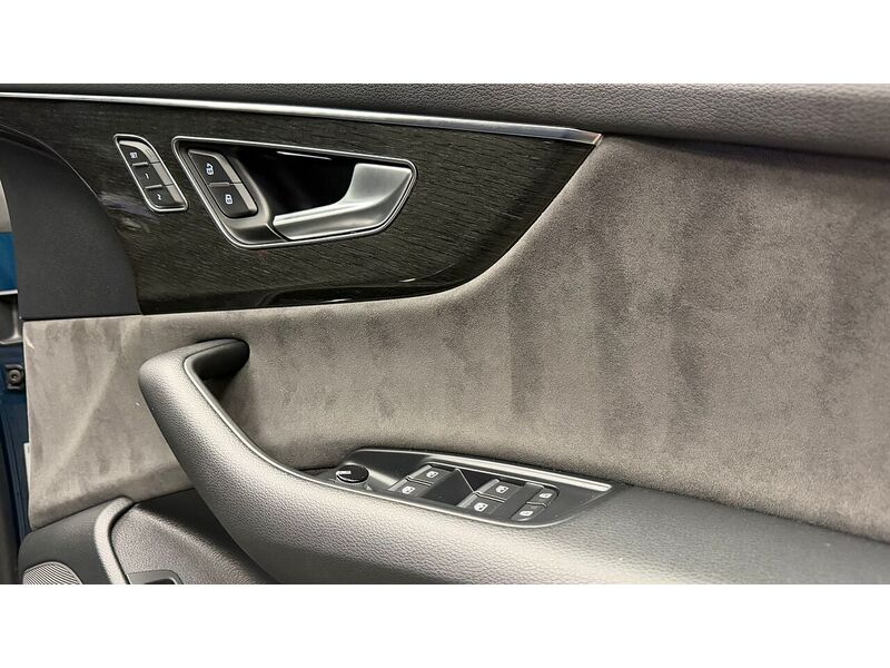 Audi Q8 TDI V6 S line - U400059243