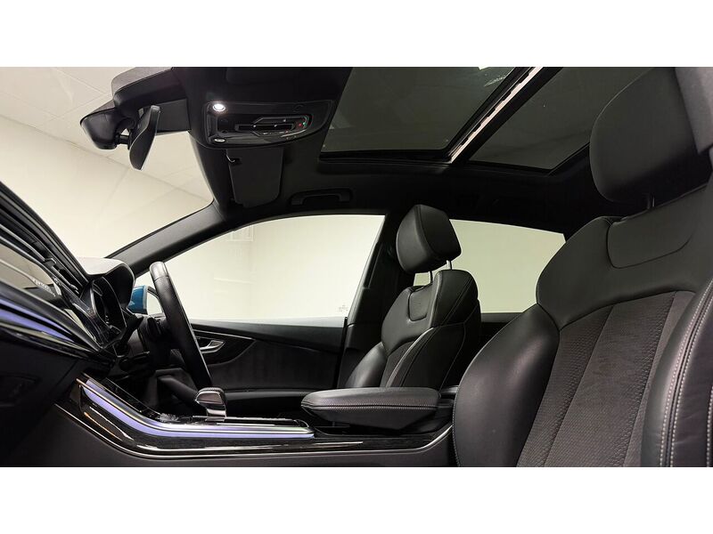 Audi Q8 TDI V6 S line - U400059243