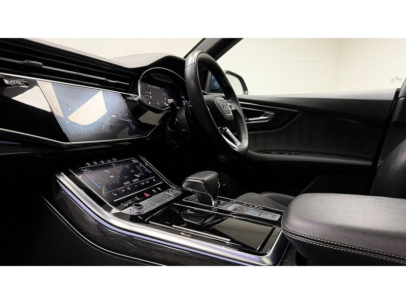 Audi Q8 TDI V6 S line - U400059243