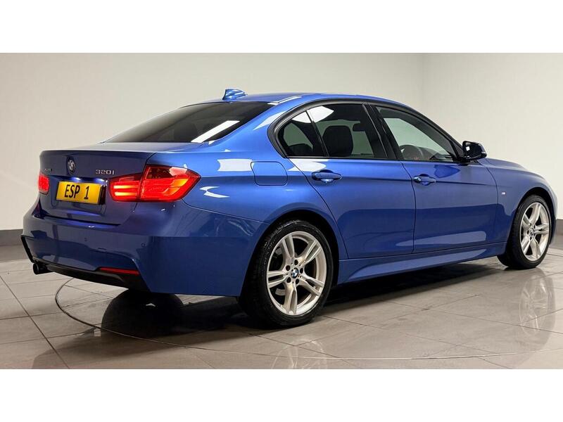 BMW 3 Series 320i M Sport - U400059246