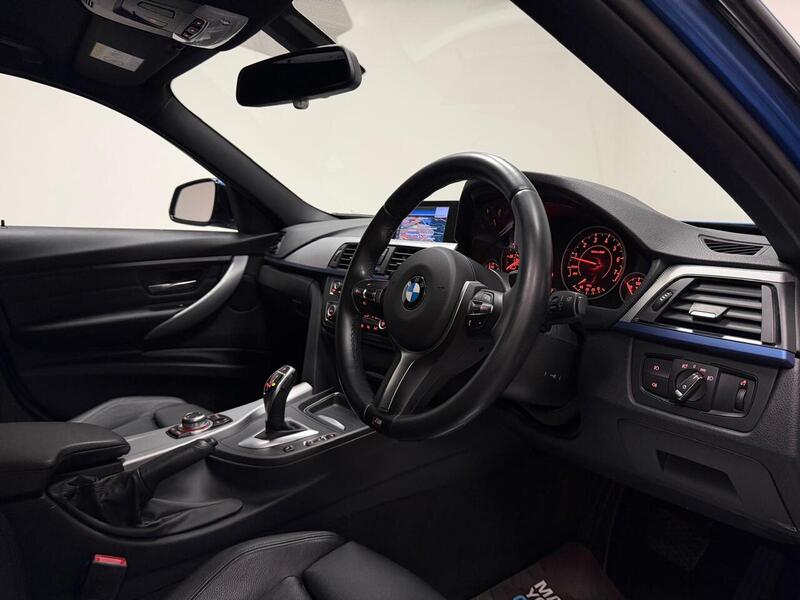 BMW 3 Series 320i M Sport - U400059246