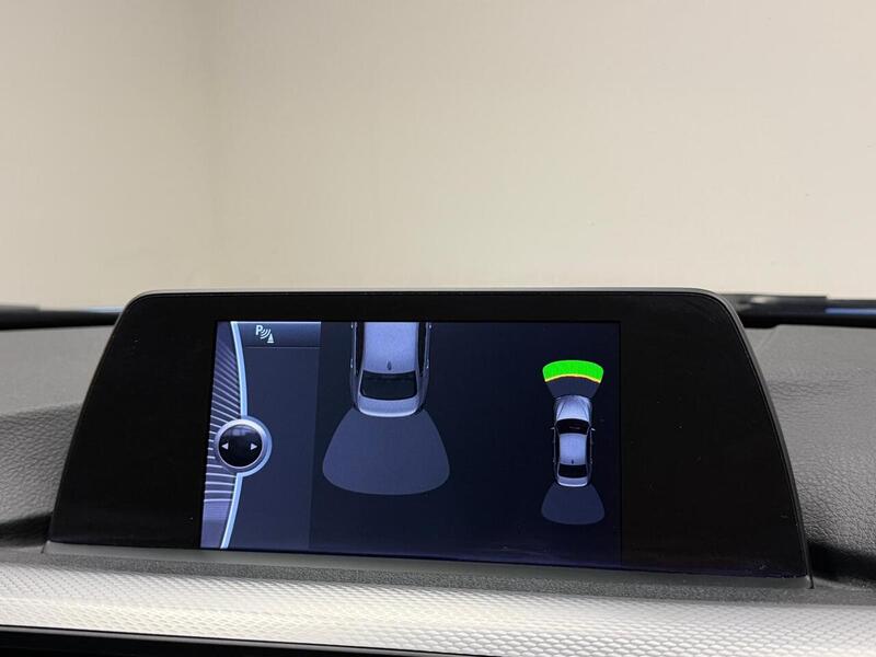 BMW 3 Series 320i M Sport - U400059246