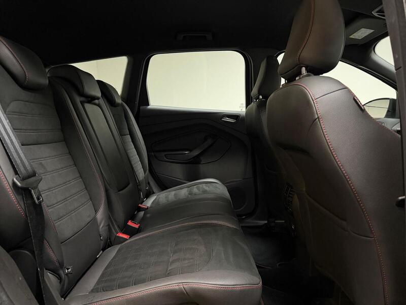 Ford Kuga T EcoBoost ST-Line - U400059252