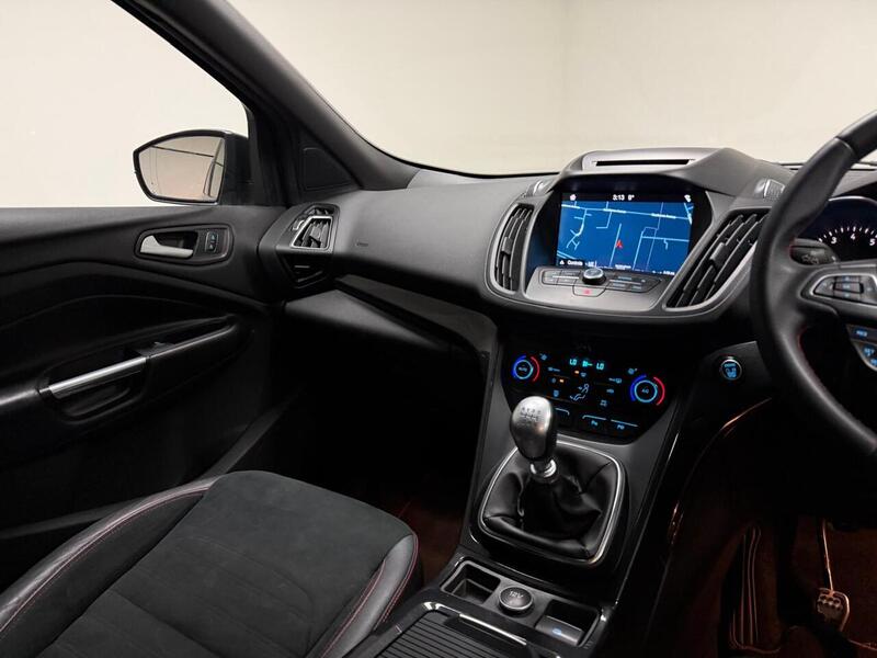 Ford Kuga T EcoBoost ST-Line - U400059252